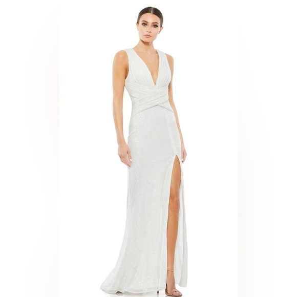 Mac Duggal Dresses & Skirts - MAC DUGGAL • WHITE LONG SLEEVELESS SEQUINS GOWN 26598• NWT